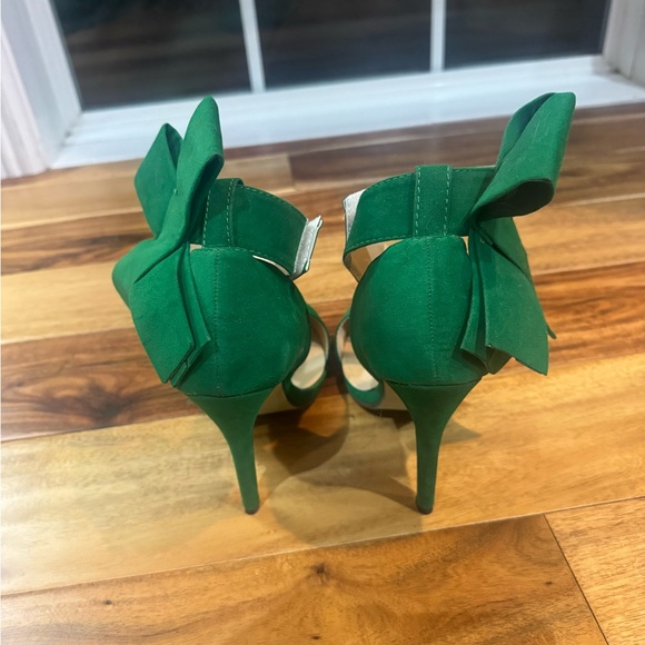 Elegant Green Stiletto Heels - Picture 4 of 7